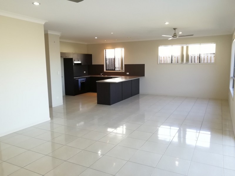 9 Saleya Drive, Varsity Lakes QLD 4227