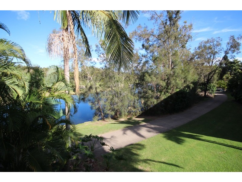 4111 64 Palm Meadows Drive, Carrara QLD 4211