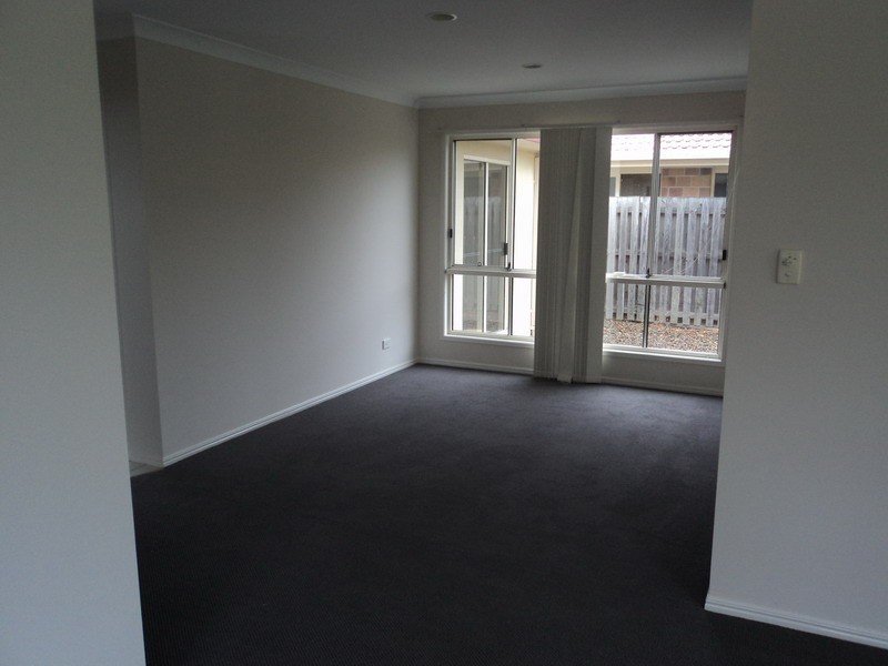 34 Tracey Crescent, Varsity Lakes QLD 4227