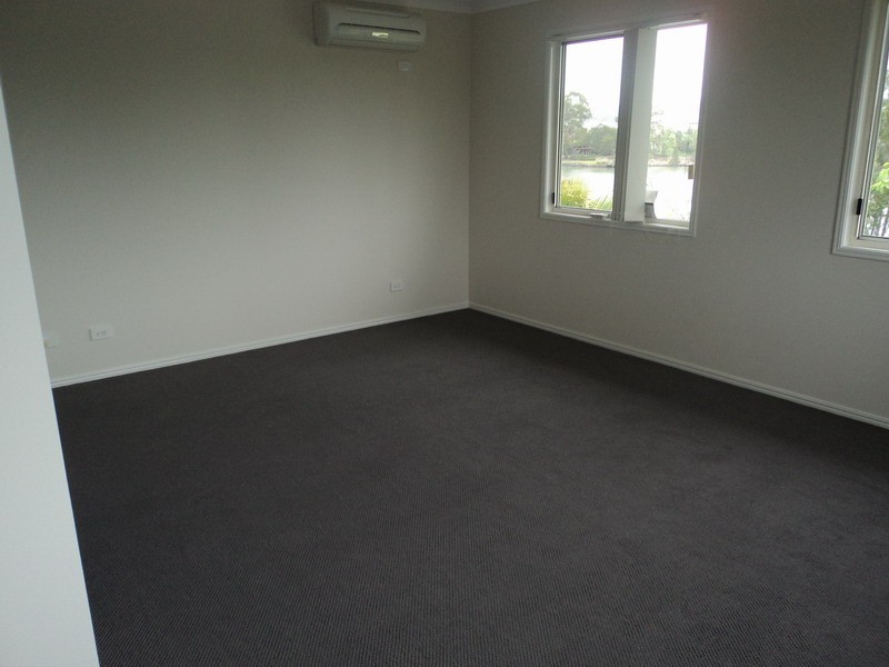 34 Tracey Crescent, Varsity Lakes QLD 4227