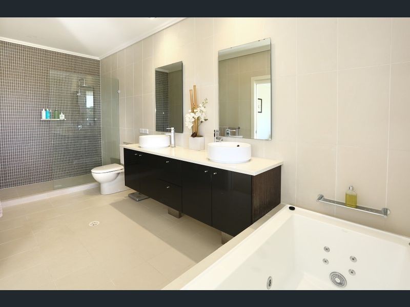 3007b Northview Parade, Benowa QLD 4217