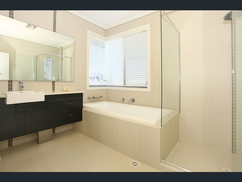 3007b Northview Parade, Benowa QLD 4217