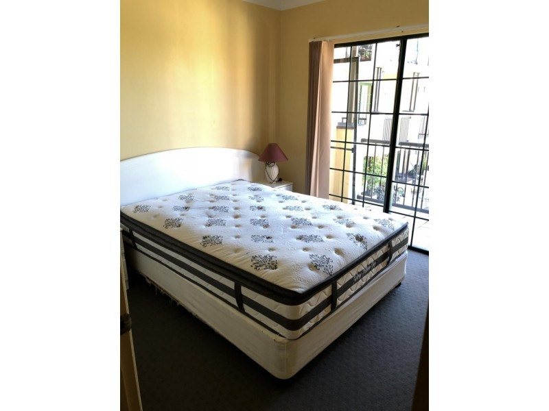 152 High Street, Southport QLD 4215