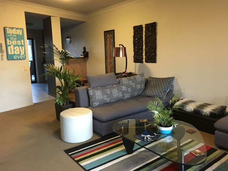 70 Norman Crescent, Norman Park QLD 4170