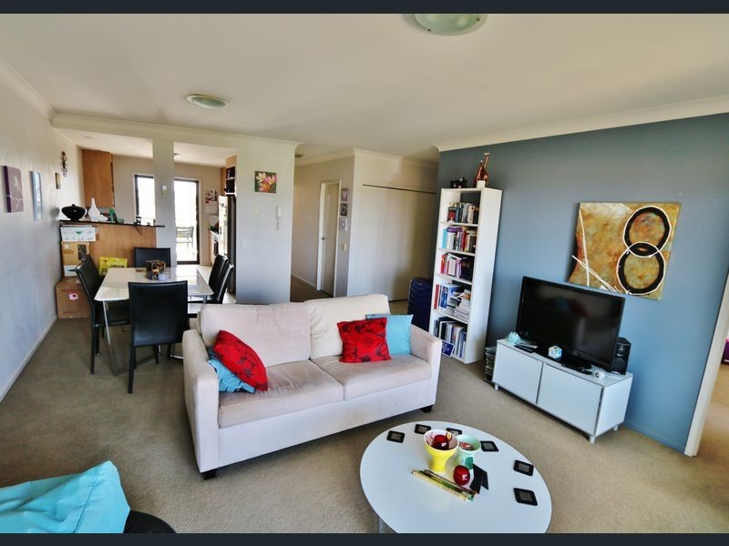 70 Norman Crescent, Norman Park QLD 4170
