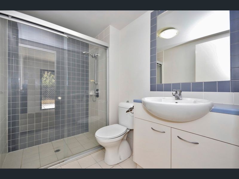 70 Norman Crescent, Norman Park QLD 4170