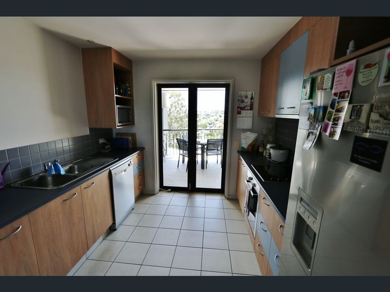70 Norman Crescent, Norman Park QLD 4170