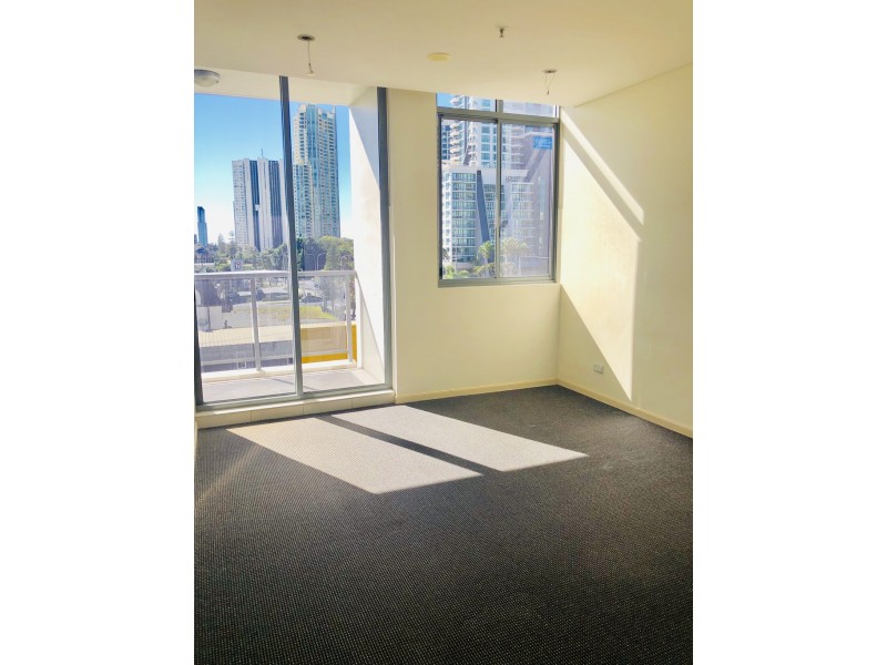 702/18 CYPRESS AVE, Surfers Paradise QLD 4217