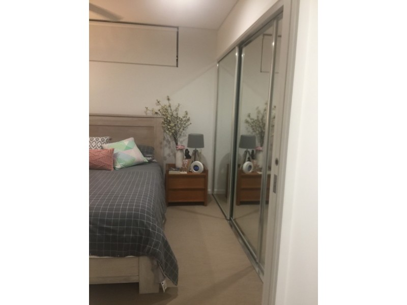 426/33 Lakefront Crescent, Varsity Lakes QLD 4227