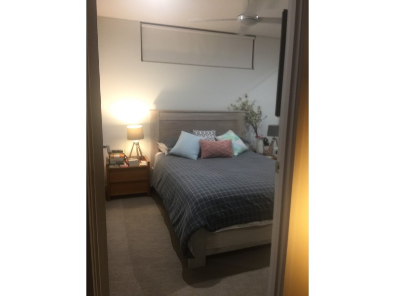 426/33 Lakefront Crescent, Varsity Lakes QLD 4227