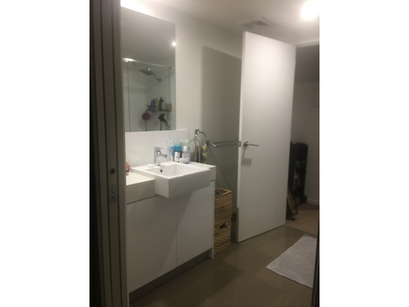 426/33 Lakefront Crescent, Varsity Lakes QLD 4227