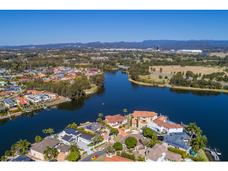 22 Staysail Cres, Clear Island Waters QLD 4226