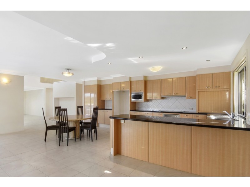 22 Staysail Cres, Clear Island Waters QLD 4226