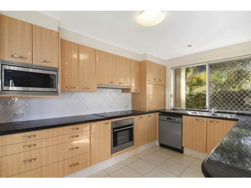 22 Staysail Cres, Clear Island Waters QLD 4226