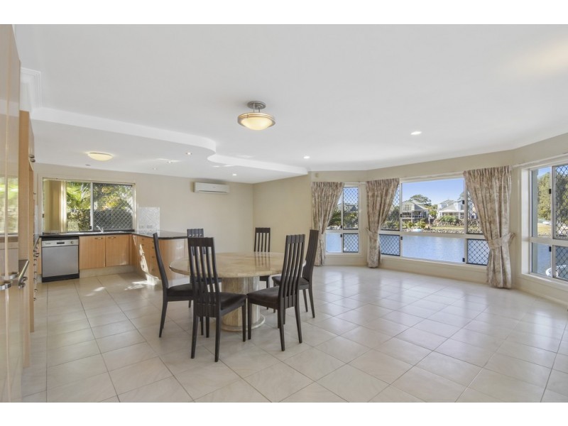 22 Staysail Cres, Clear Island Waters QLD 4226