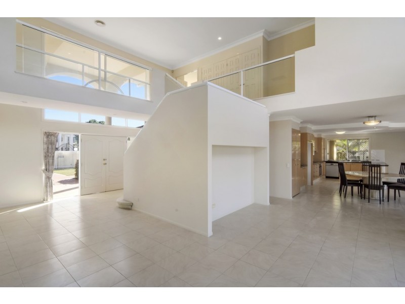 22 Staysail Cres, Clear Island Waters QLD 4226