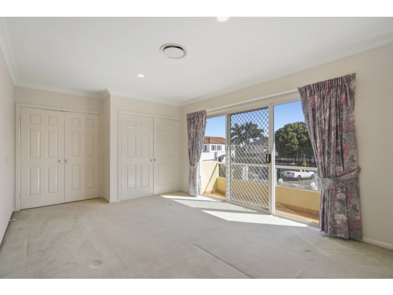 22 Staysail Cres, Clear Island Waters QLD 4226