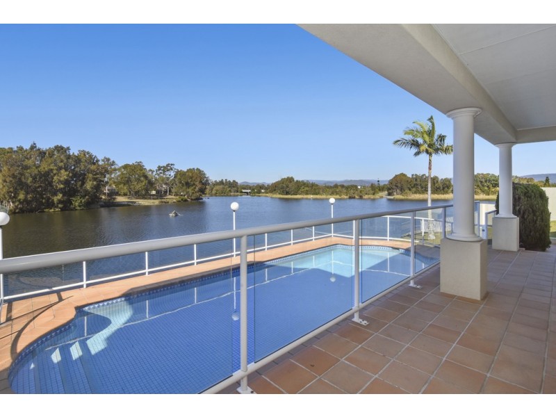22 Staysail Cres, Clear Island Waters QLD 4226
