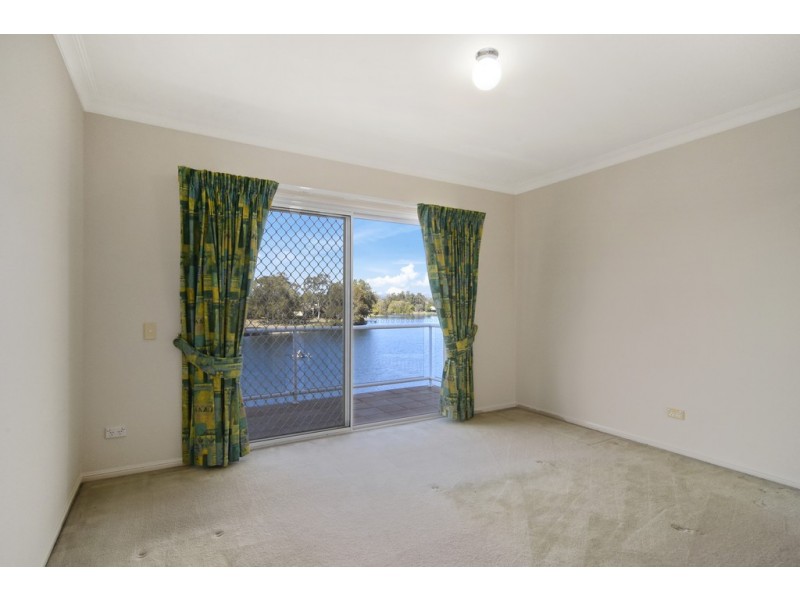 22 Staysail Cres, Clear Island Waters QLD 4226