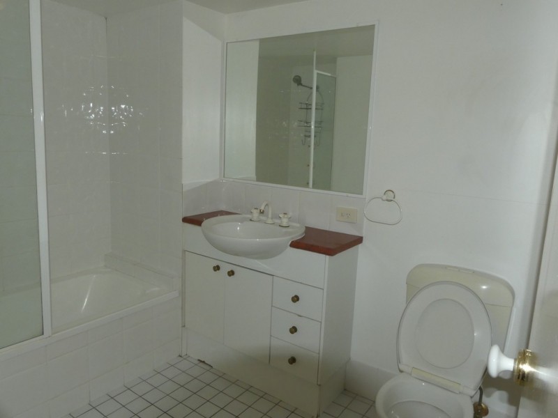 26/7-17 Purli St, Chevron Island QLD 4217