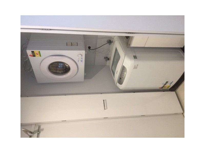 5 HARBOUR SIDE COURT, Biggera Waters QLD 4216