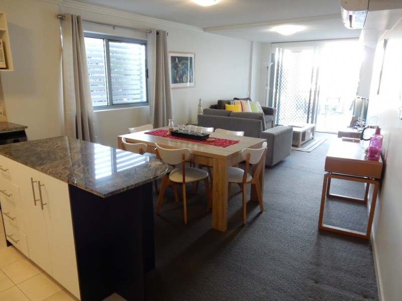 305 / 89 LANDSBOROUGH AVENUE, Scarborough QLD 4020