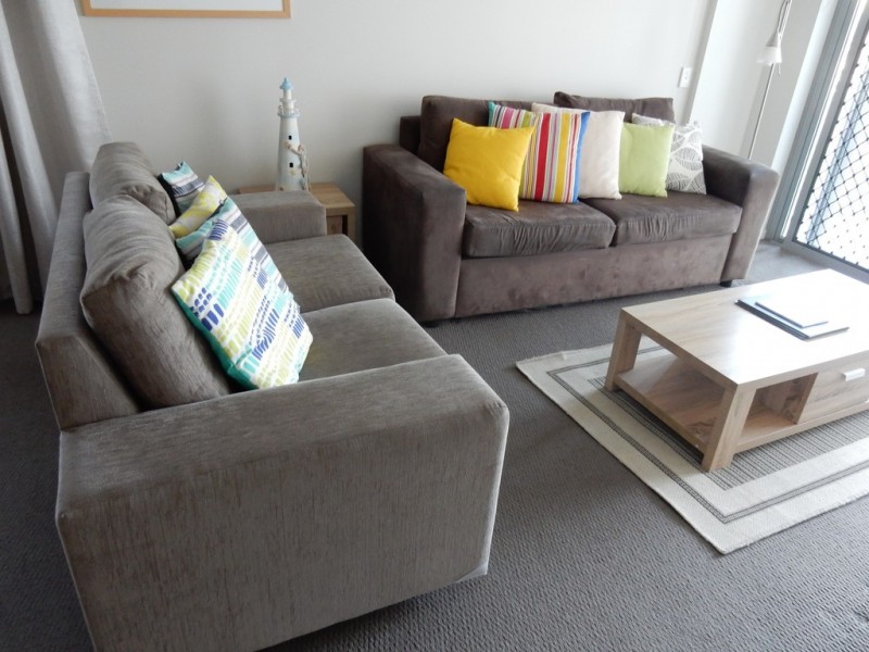 305 / 89 LANDSBOROUGH AVENUE, Scarborough QLD 4020