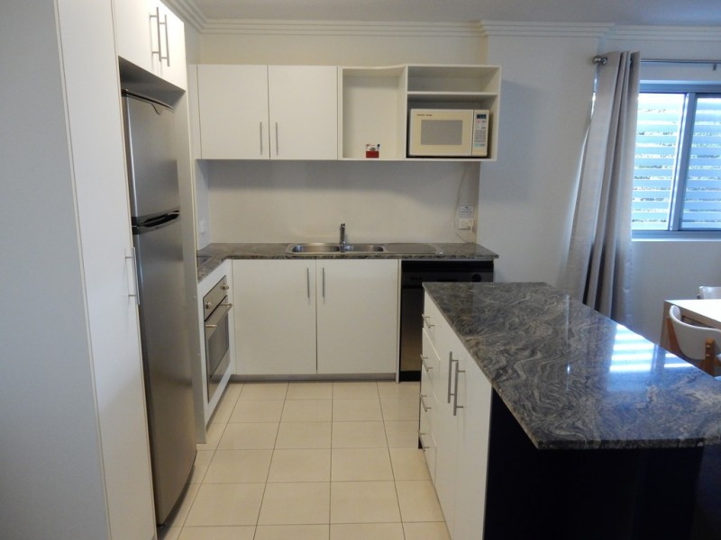 305 / 89 LANDSBOROUGH AVENUE, Scarborough QLD 4020