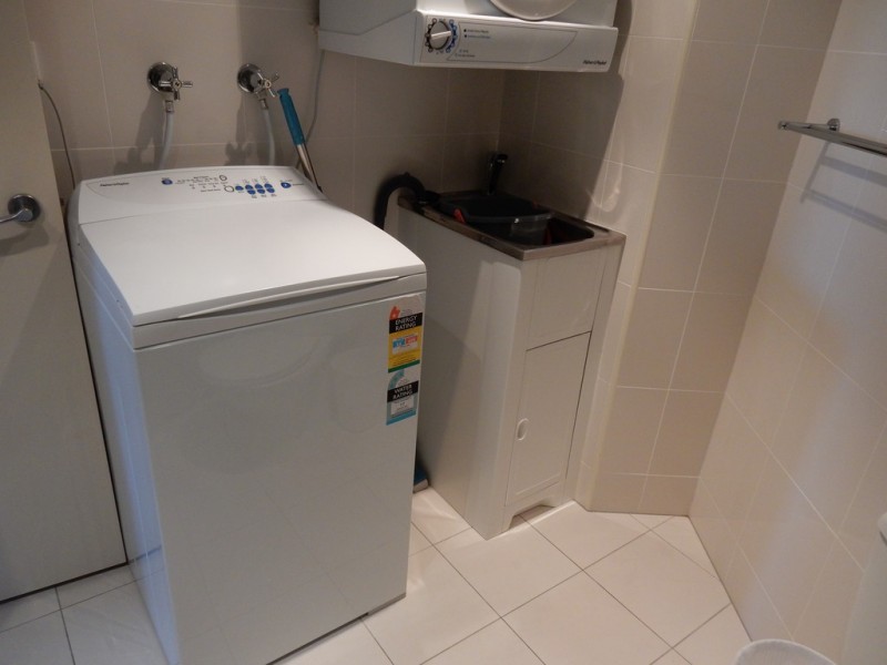 305 / 89 LANDSBOROUGH AVENUE, Scarborough QLD 4020