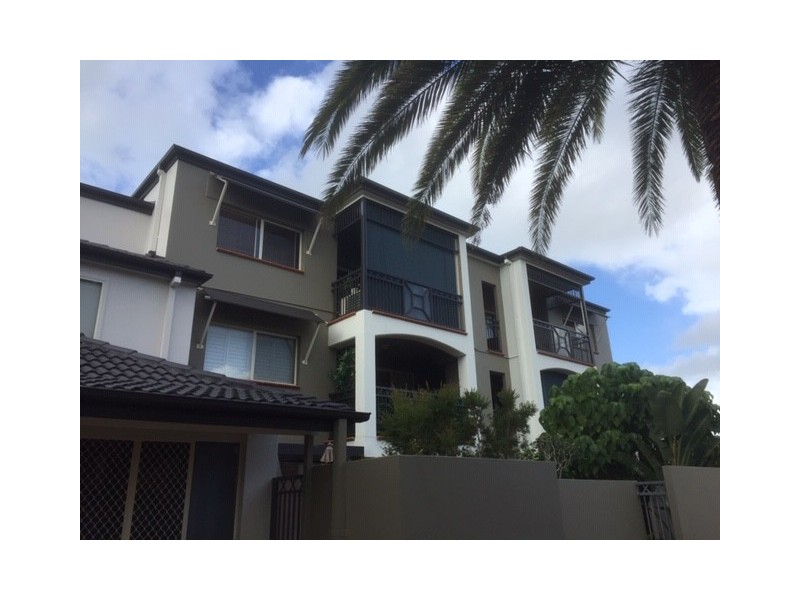 82-86 Limetree Parade, Runaway Bay QLD 4216