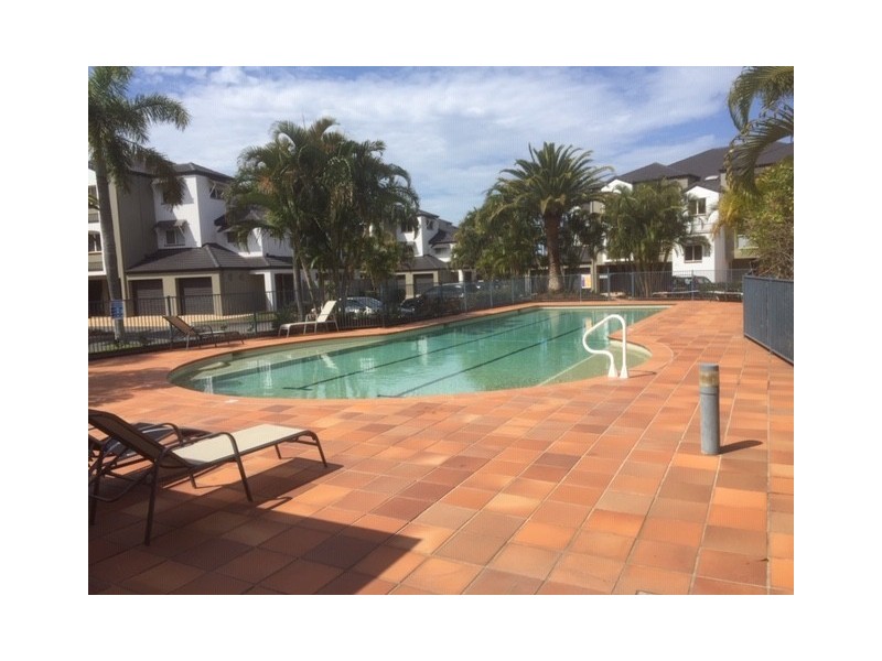 82-86 Limetree Parade, Runaway Bay QLD 4216