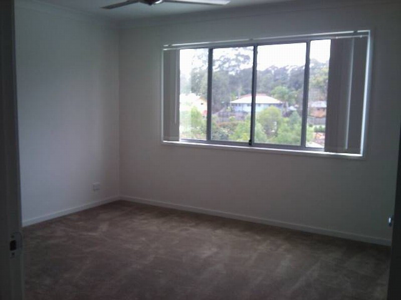 2/2 Marks Drive, Varsity Lakes QLD 4227