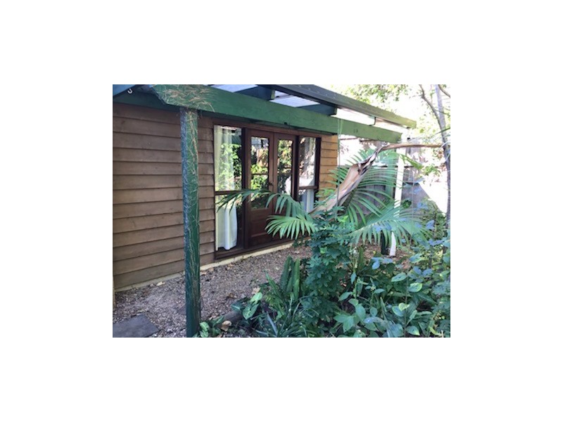 4 Raymond Avenue, Bundall QLD 4217