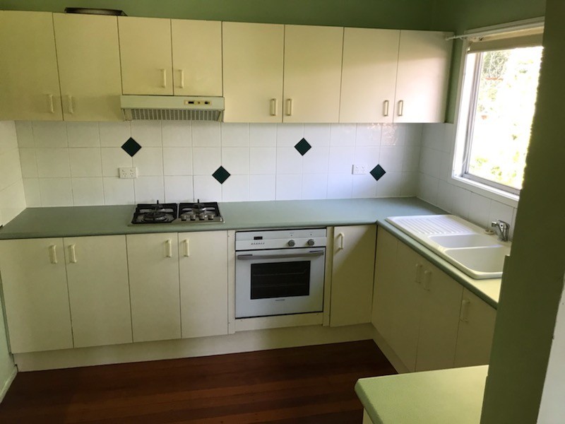 4 Raymond Avenue, Bundall QLD 4217