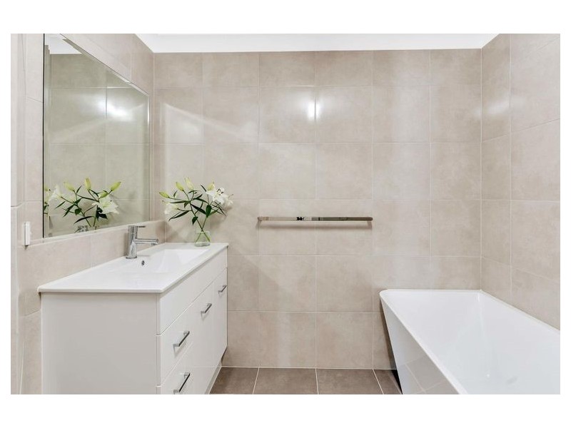 37/11 Waterford court, Bundall QLD 4217