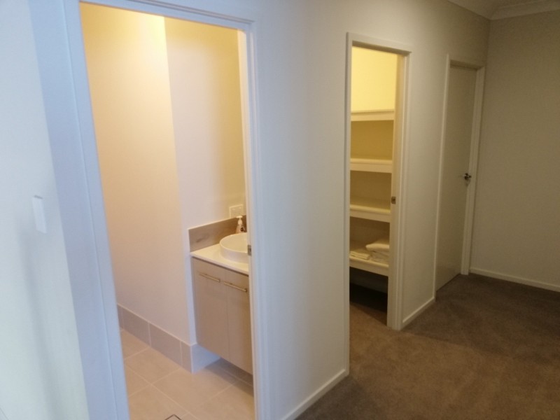 38 Cyan St., Helensvale QLD 4212