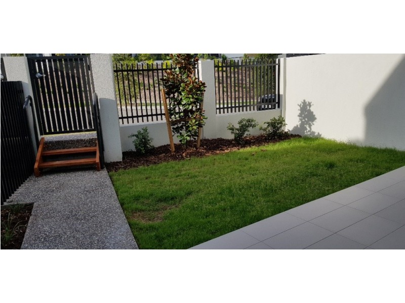 65 The Boulevard, Emerald Lakes, Carrara QLD 4211