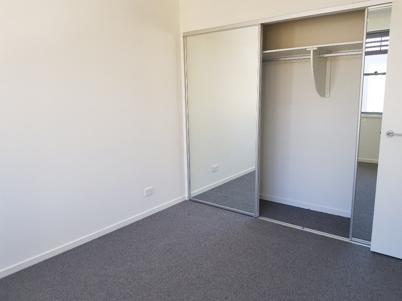 65 The Boulevard, Emerald Lakes, Carrara QLD 4211