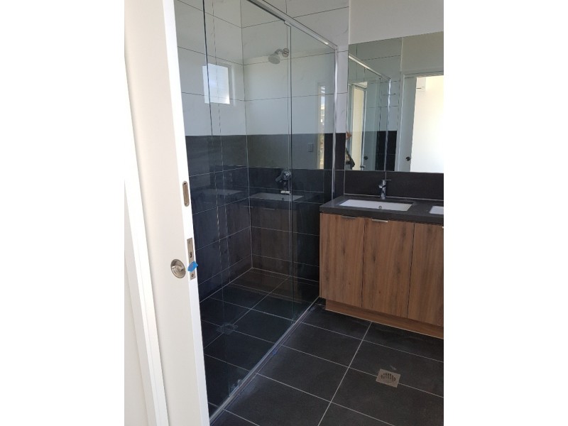 65 The Boulevard, Emerald Lakes, Carrara QLD 4211