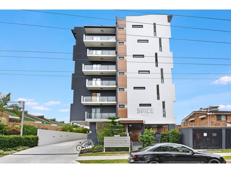 207/9 Hooker BLVD, Broadbeach Waters QLD 4218