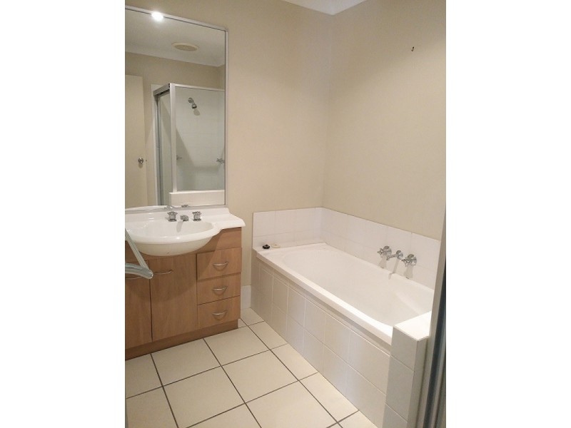 AIT/590 PINE RIDGE ROAD, Coombabah QLD 4216