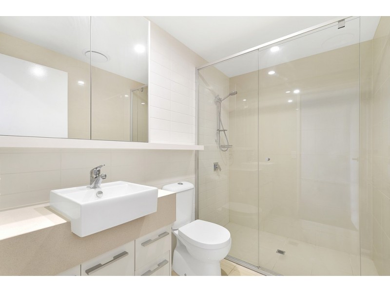 504/9 Hooker Boulevard, Broadbeach Waters QLD 4218