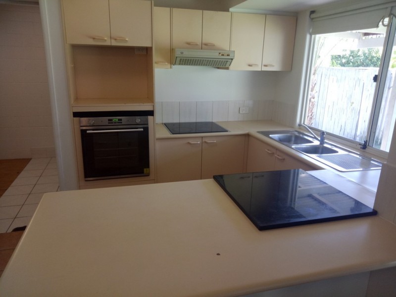 17/20 St Kevins Ave, Benowa QLD 4217