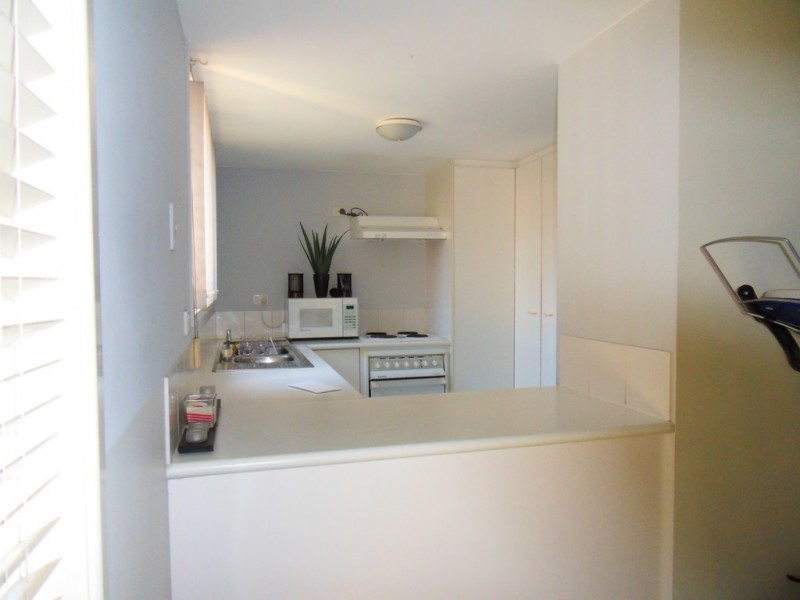 12/11 Waterford, Ct, Bundall QLD 4217