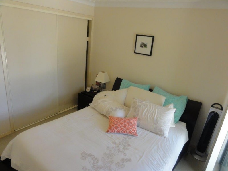 8 Whitby Street, Southport QLD 4215