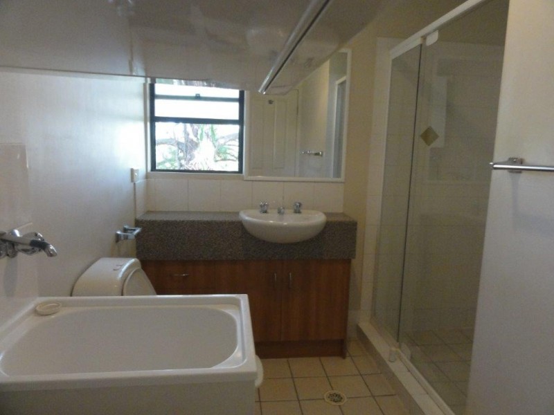 8 Whitby Street, Southport QLD 4215