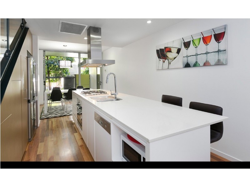 4w/28 Cordelia St, South Brisbane QLD 4101