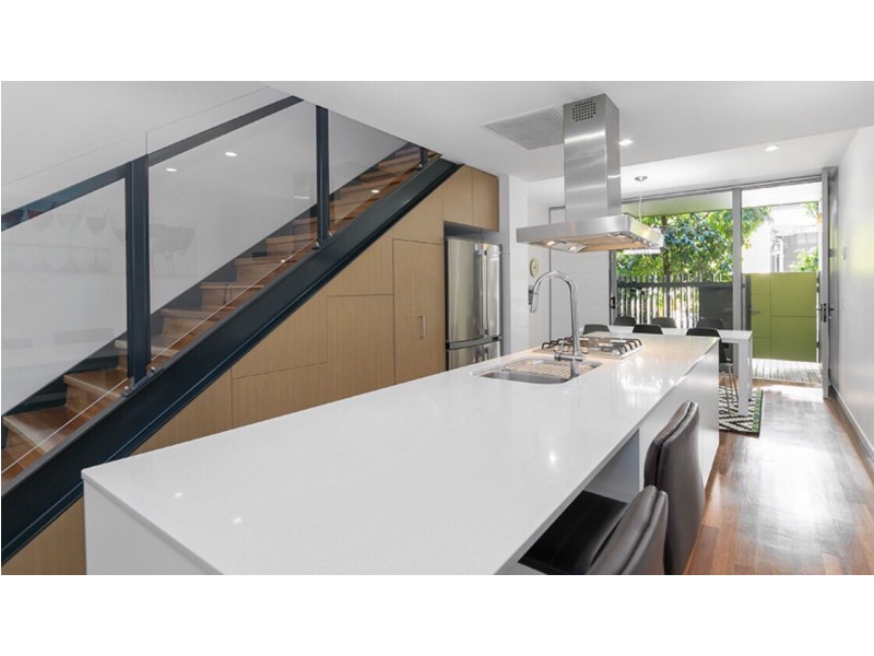 4w/28 Cordelia St, South Brisbane QLD 4101