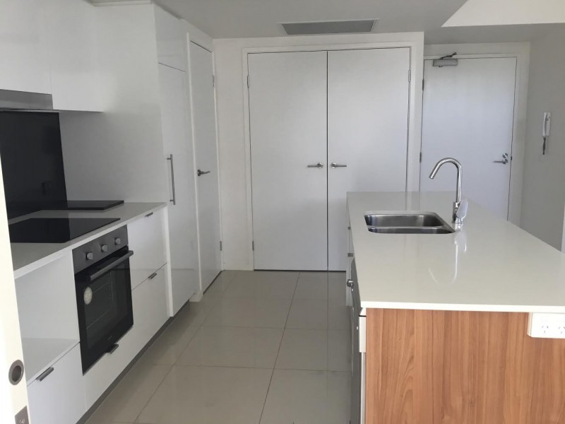 144/33 Lakefront Crescent, Varsity Lakes QLD 4227