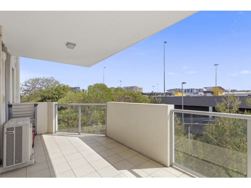 201/20 Playfield street, Chermside QLD 4032